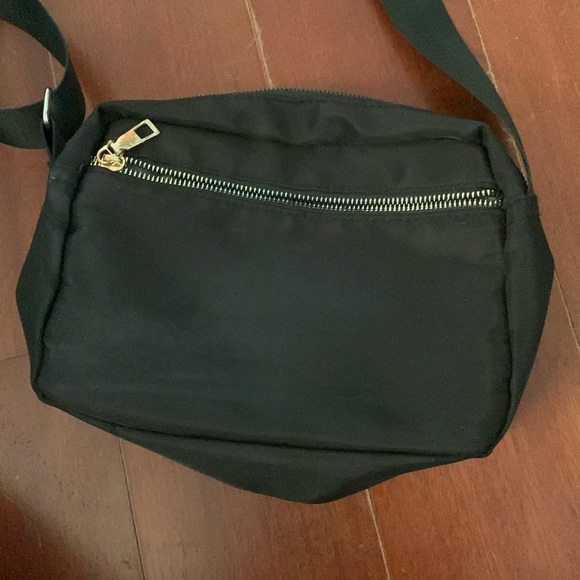 Gently used Crossbody purse with gold tone hardware - Picture 7 of 11